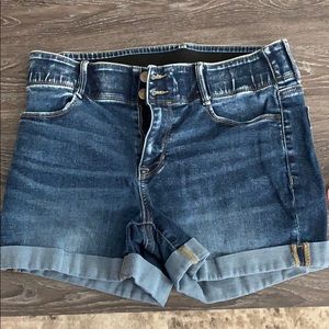 Dark wash stretchy Jean short